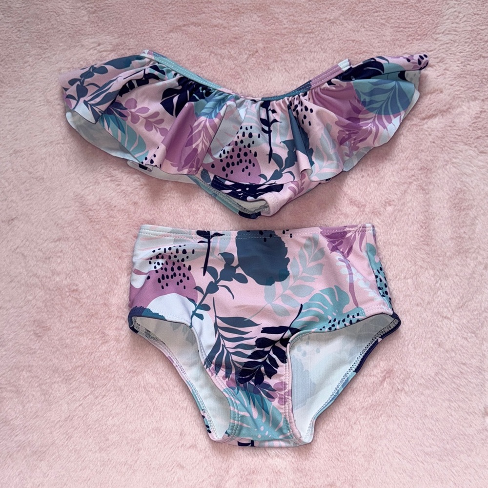 Girls Pink Floral Ruffle Bikini** Bundle 5+ items and name your offer!!! 💖💞